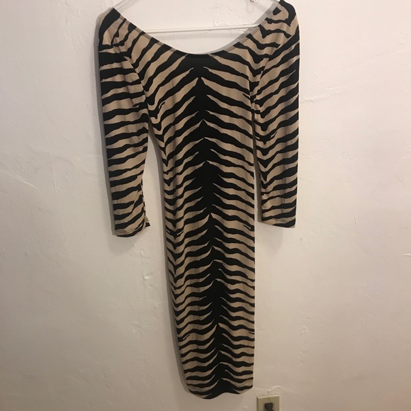 It's Giving Dress - Picture 3 of 4